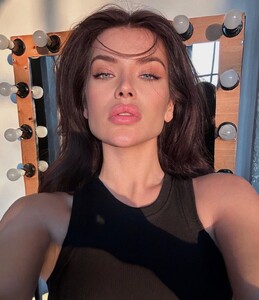 Iryna Dzhagarova - Instafit Bio 09.jpg