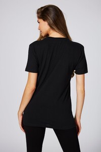 Kianna - PineappleUK_unisex-tee-black-TS04810A1-03.jpg