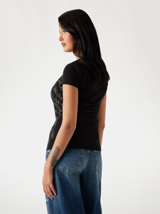 LizaMakhu - Guess_Rhinestones 4G logo t-shirt Women-6 - W3BI53J1314-JBLK-ALT2.jpg