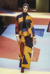 Moschino 1997 Women RTW 2.jpg
