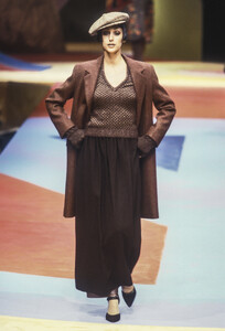 Moschino 1997 Women RTW 8.jpg