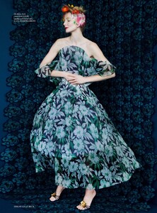 UK Harper's Bazaar April 2025_4.jpg