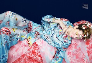 UK Harper's Bazaar April 2025_7.jpg