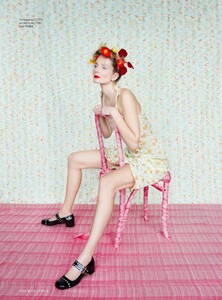 UK Harper's Bazaar April 2025_9.jpg