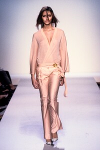 Victor Alfaro 2001 Women RTW 48.jpg