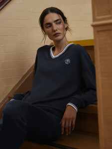 d66918795404e02c8235127f0c2f49f06ca7bdbd_VAR02605_IONA_V_NECK_SWEAT_NAVY_HERO_1.jpg