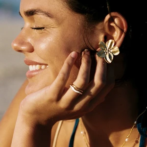 flower-earrings.webp