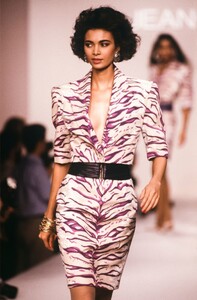 jade brown js903.jpg