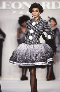 jade brown le921.jpg