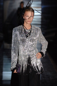 lavinia s06armaniHC-29b.jpg