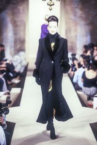 lisa anne hm9818.jpg