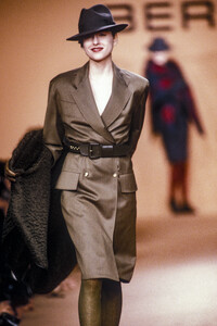 lisa anne maybe ab9022.jpg