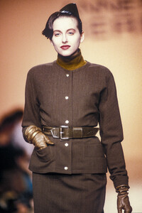 lisa anne maybe ab9064.jpg