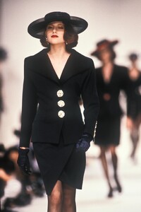 lisa anne maybe ys8984-.jpg