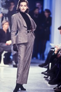 lisa anne tm9326.jpg