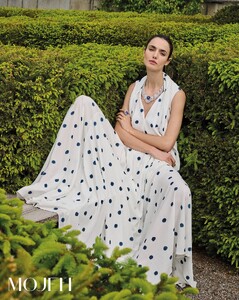 mojeh_magazine feed 2025-06-01 12.22 DKWsvuAJz_M_1_1 503084538_18511208302057019_2611077732789385357_n.jpg