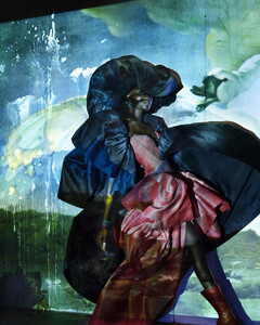 v-magazine-spring-2020_by_nick-knight11.jpg