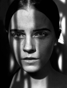 vogue italia emma 01.jpg