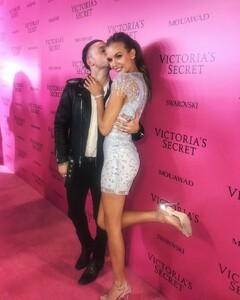 z Josephine Skriver - Instagram [2017.12.14].jpg