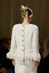 00022-chanel-fall-2025-couture-detail-credit-gorunway.webp