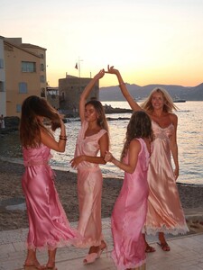 [2025.06.30] loveshackfancy_504307992_18515320054031905_258697785747705190_n.jpg