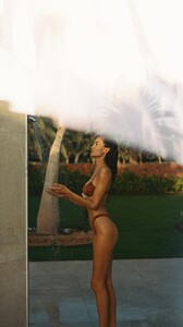 [2025.07.04] kellygale_DLsEb1BE2x.jpg