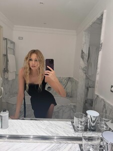 [2025.07.04] stellamaxwell_514856816_18524429374030343_2330090571888088596_n.jpg