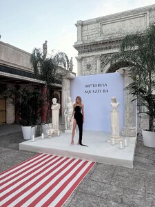 [2025.07.04] stellamaxwell_514985575_18524429365030343_915519482300501050_n.jpg