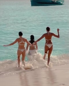 [2025.07.05] victoriassecret_DLuldW8M4lK.jpg