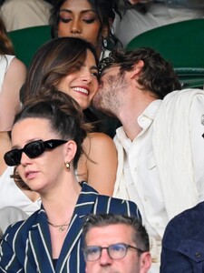 [2025.07.06] justjared_516967745_18518454655039320_6743859247380149053_n.jpg