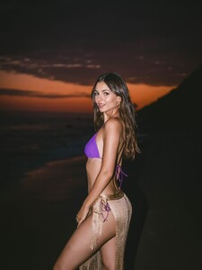 [2025.07.24] victoriajustice_524304303_18609056707006824_8855391129299619217_n.jpg