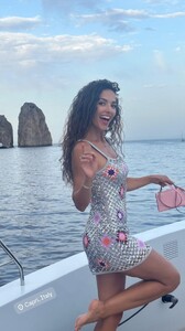 [2025.07.25] laurabarriales_3684749399360415993.jpg