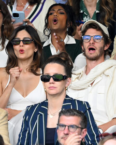 [2025.07.07] entertainmenttonight_517012036_18512036356012712_1426586363303984293_n.jpg