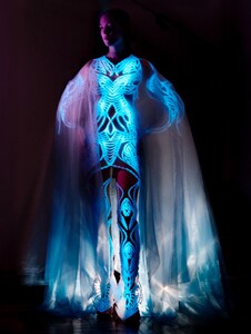 [2025.07.07] irisvanherpen_516020434_18510228043008431_2408404016556650366_n.jpg