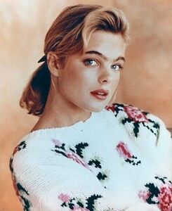 471full-erika-eleniak.jpg