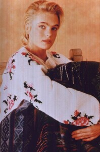 578full-erika-eleniak.jpg