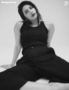 622394550_priyanka-chopra-esquire-7.jpg