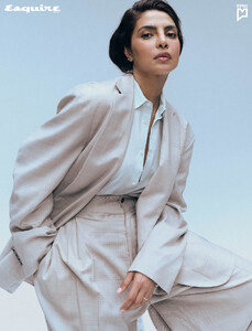 622394565_priyanka-chopra-esquire-10.jpg