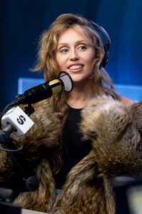 622661016_miley-7.jpg