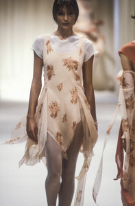 Alberta Ferretti 1994 Women RTW 10.jpg