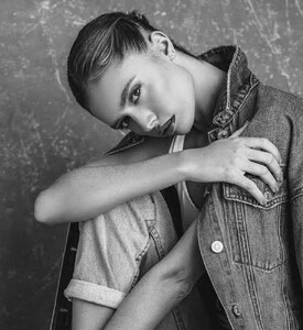 Alexis Bumgarner - Evolve [2025] Portfolio 20161366.jpg