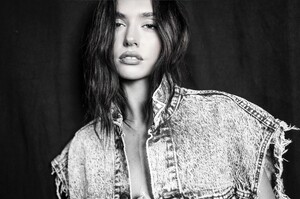 Alexis Bumgarner - Evolve [2025] Portfolio 21185867.jpg