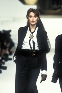 Chanel 1994 Haute Couture 108.jpg