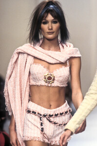 Chanel 1994 Women RTW 78.jpg