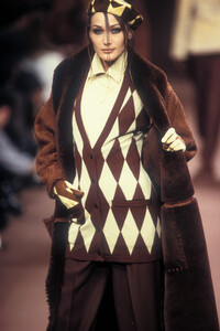 Cher Michel Klein 1992 Women RTW 36.jpg