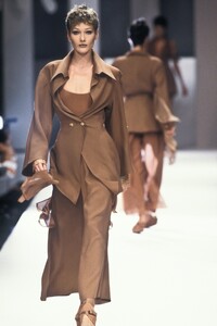 Claude Montana 1994 Women RTW 67.jpg