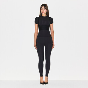 DM-DEM-8380W-ONX-OD-SKIMS-SHAPEWEAR_0008-FR_b4ffb562-8b1a-4bb4-a391-225329ecb0cf.jpg