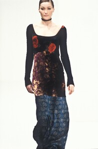 Dolce Gabbana 1994 Women RTW 70.jpg