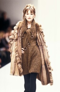 Fendi 1994 Women RTW 38.jpg
