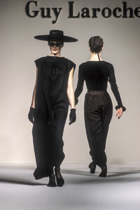 Guy Laroche 1994 Haute Couture 0.jpg